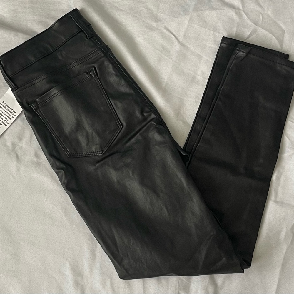 NWT Social Standard by Sanctuary Slick Black Coated Jeans Ankle Length Size 4 - Picture 4 of 12